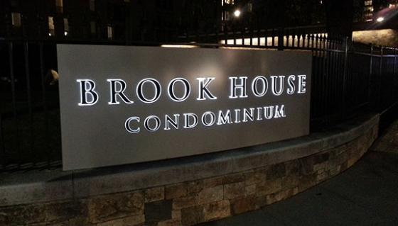 Brkhouse-Brookline-MA-Curved-LED-Sign